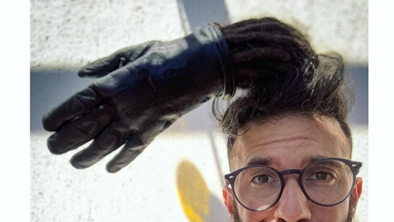 Horrorisztikus mutatvánnyal sokkolta rajongóit Varga Viktor