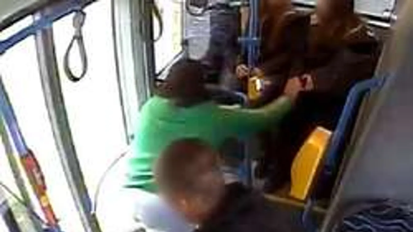 Tinédzser lány lopott és erőszakoskodott a BKV-buszon - videó