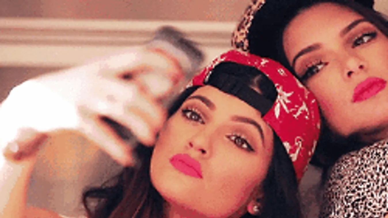 Ha ezt csinálja a gyerek, biztosan elkapja a fejtetűt!