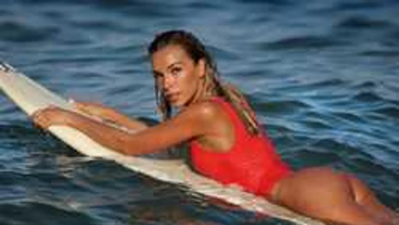 Se bugyi, se más: forró fotó a strandon nudizó álomnő csodás melleiről