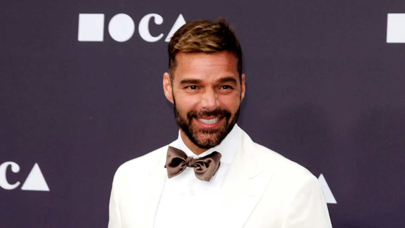 Nagy hírt jelentett be az énekes: újabb babával bővül a családjuk