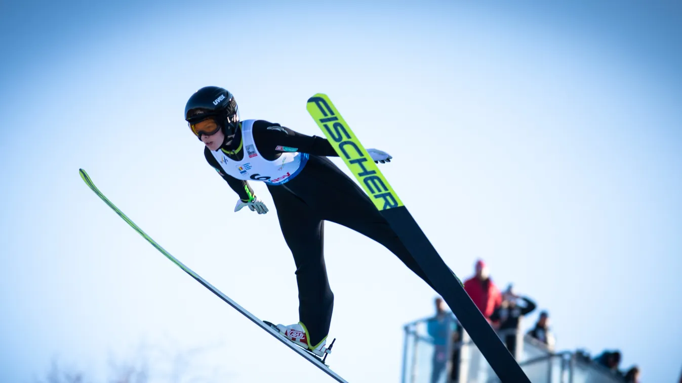 Így örült a történelmi sikernek a magyar síugró