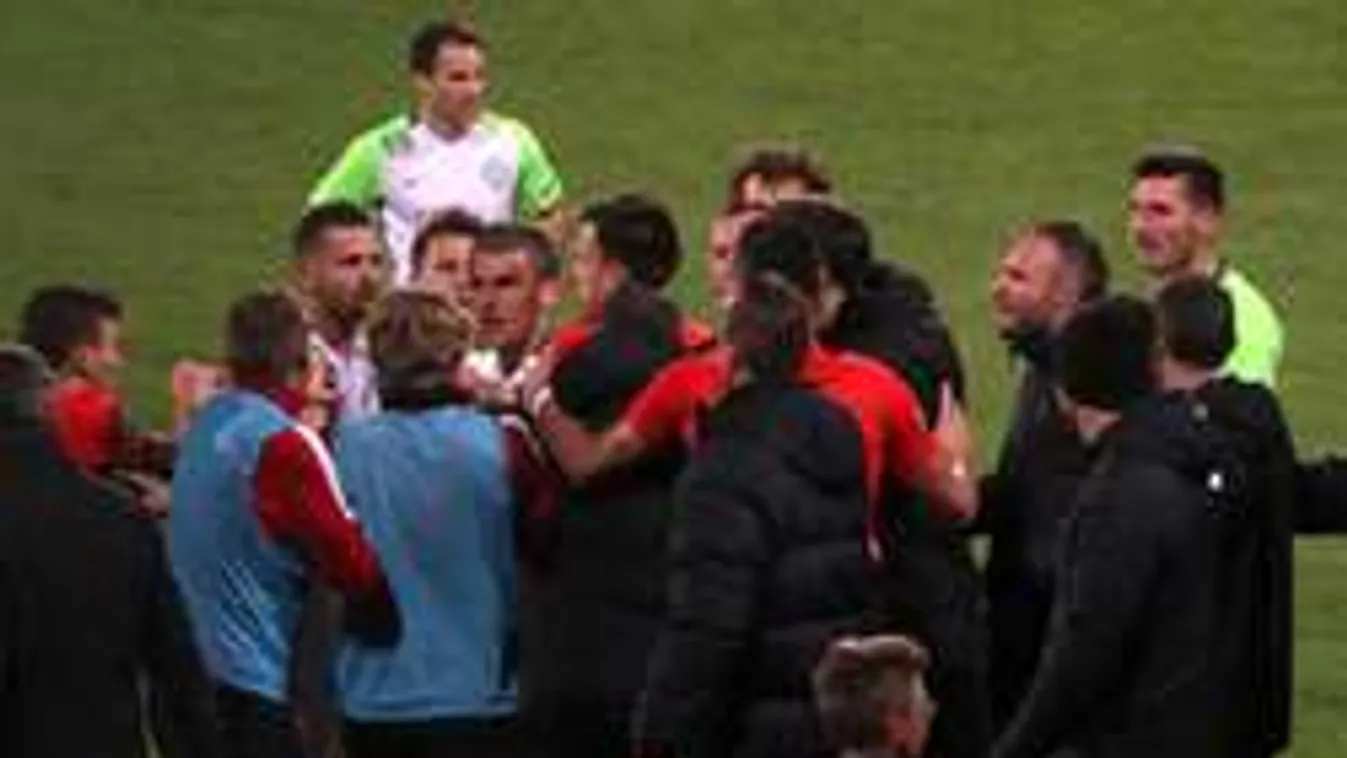 Ki kérjen bocsánatot a megrúgott fradistától?