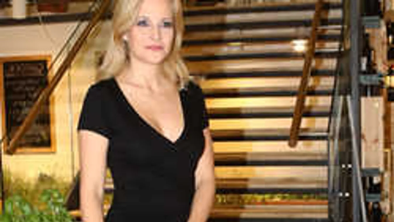 Lesifotó, boldogan készül a karácsonyra Várkonyi Andi