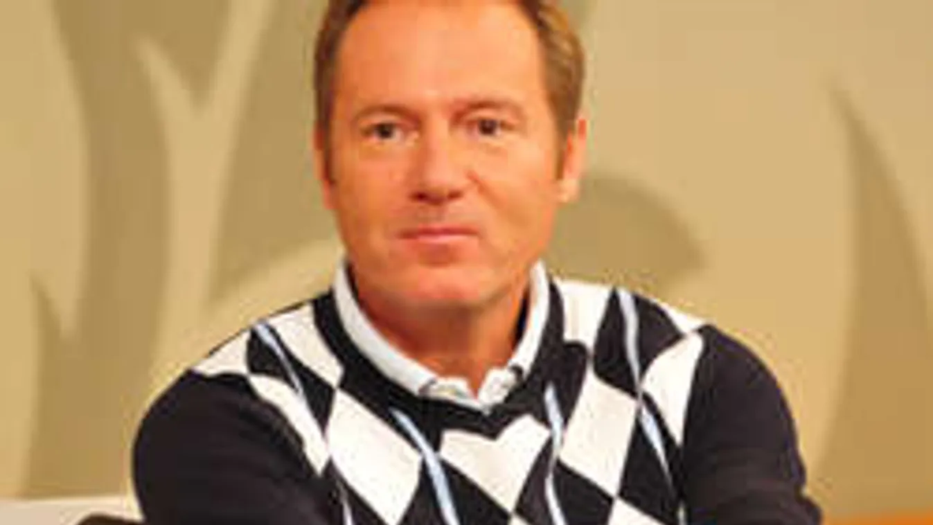 Elképesztő álláshirdetés: Frei Tamás kifejezetten 30 év felettieket keres