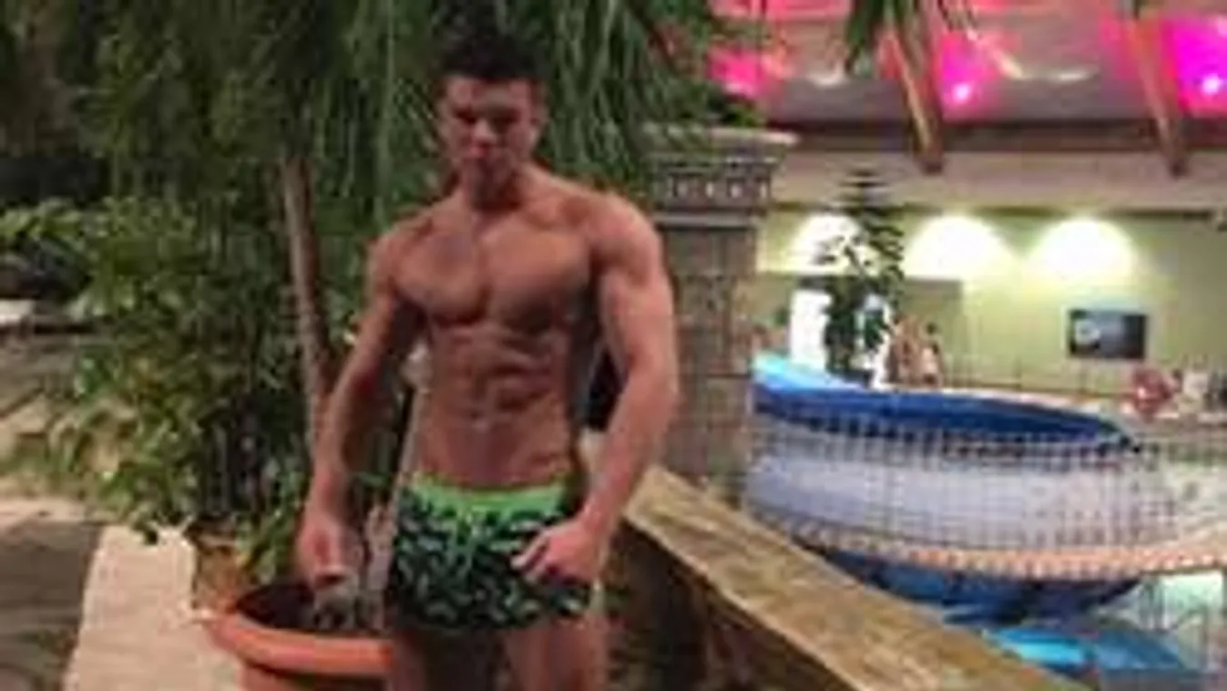 Női mellel játszott a legfurább magyar celeb