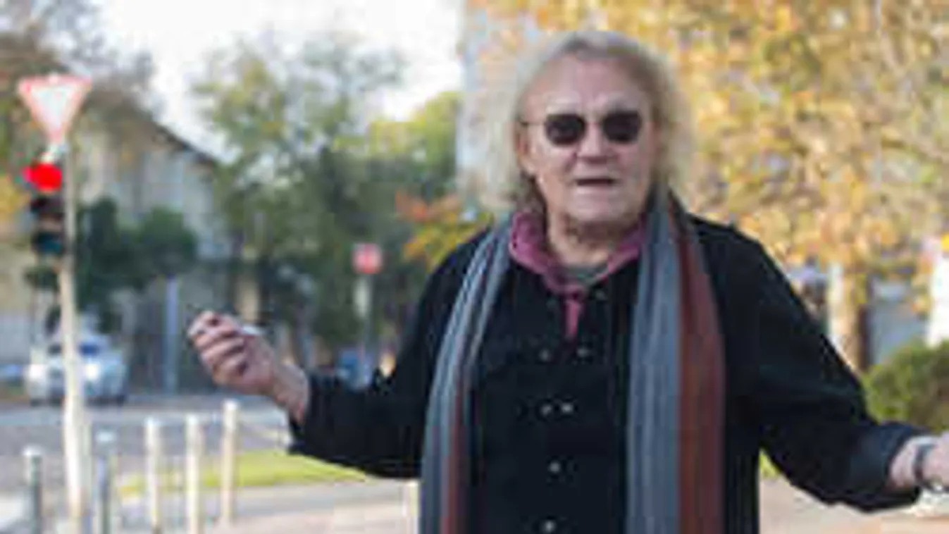 Idén már nem szomorkodással telt Charlie karácsonya