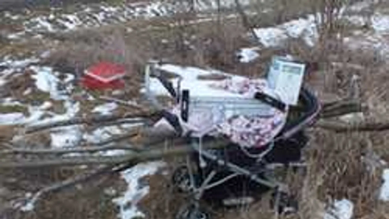 Babakocsira pakolta a lopott cuccot és futott, ezért bukott le...