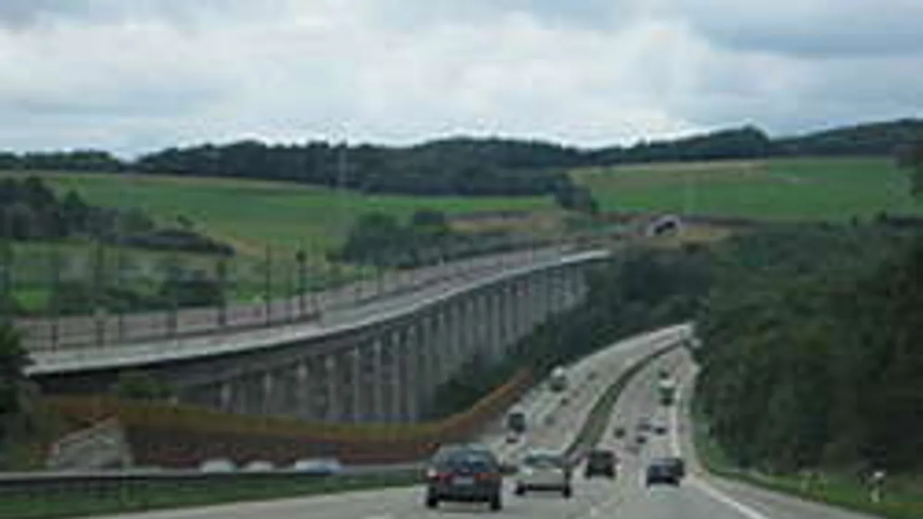 Elképesztő dolog történt karácsonykor az autópályán