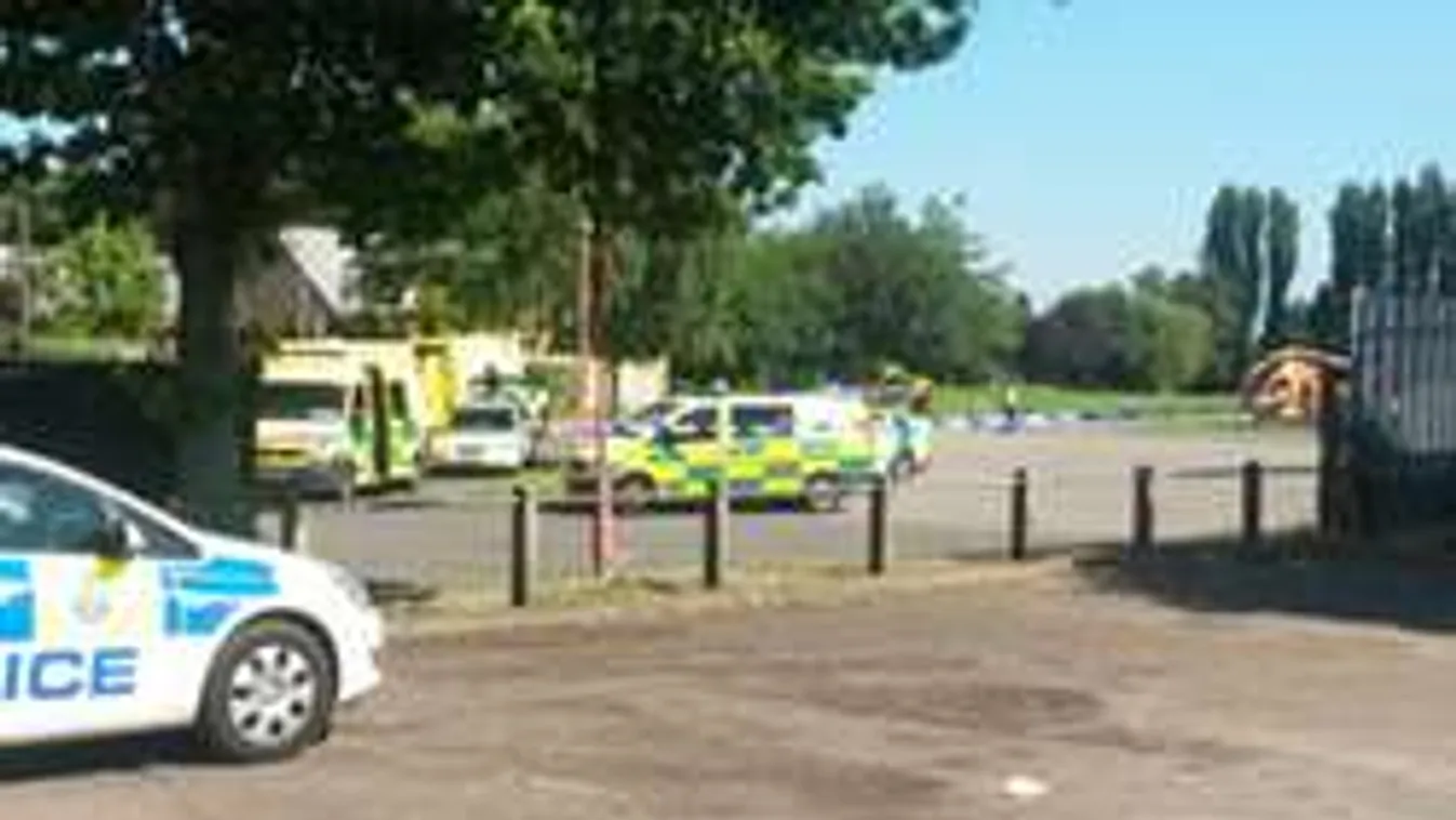 Újabb borzalom: Véres lövöldözés egy angliai uszodánál!