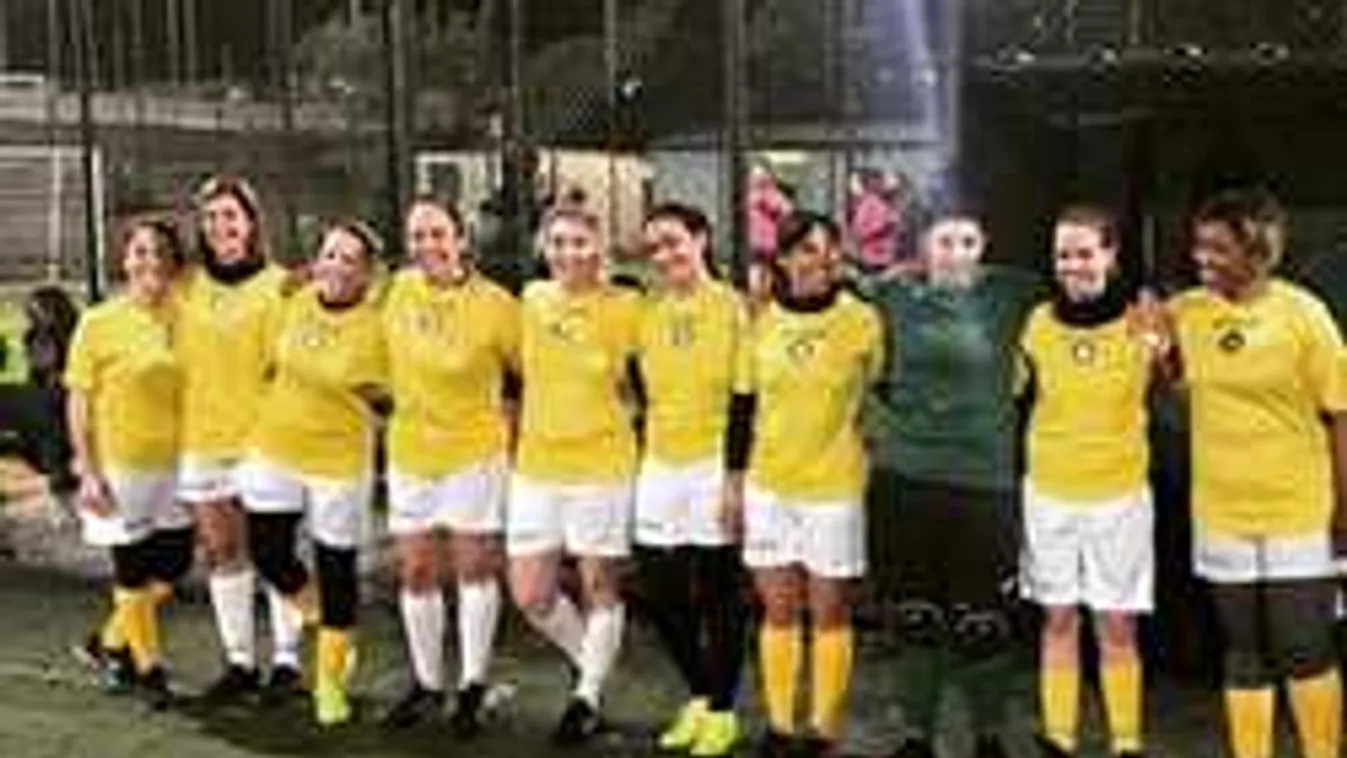 Balhé a vatikáni női focisták meccsén: nyakukba húzták a mezt, és...