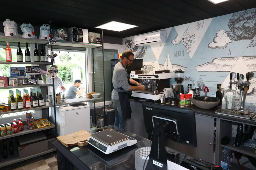 93214FBA-026C-49C1-9A21-9A9F63F92D85