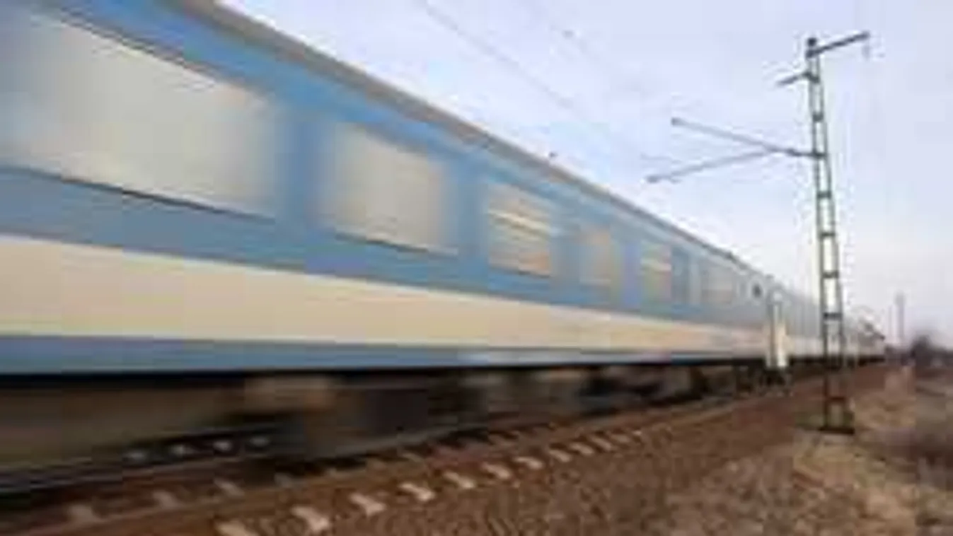 Kómában a ceglédi vonatból rejtélyes módon kizuhant fiú