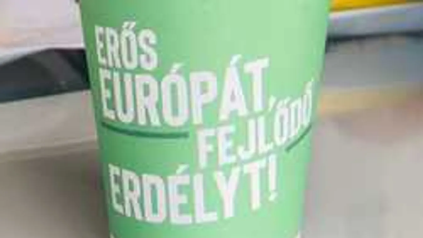 Orbán Viktor egy pohár képével üzent: Erős Európát, fejlődő Erdélyt