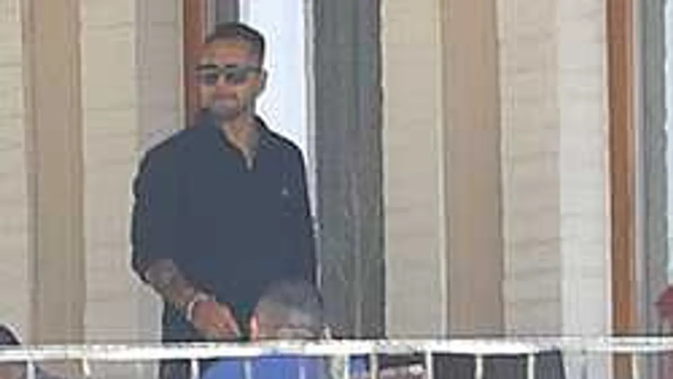 Csendben, testvéreivel temette el édesanyját Majka