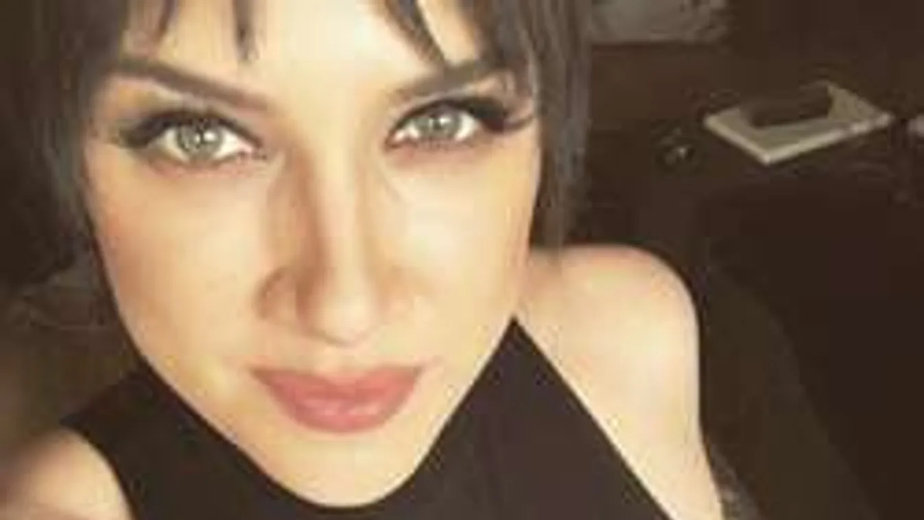 Ilyen videót még nem láttál Tóth Gabi hatalmas melleiről!