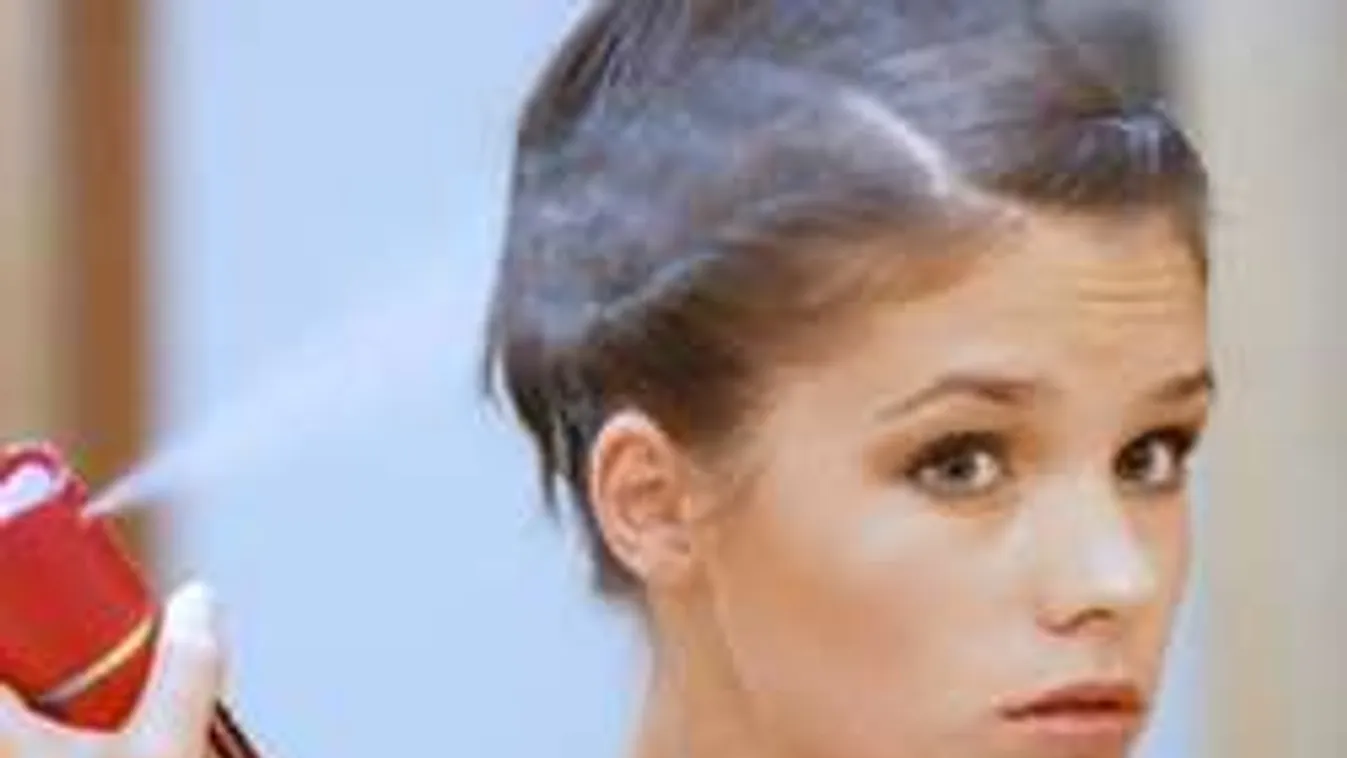 Most dobsz egy hátast: Ennyi mindenre jó a hajlakk!