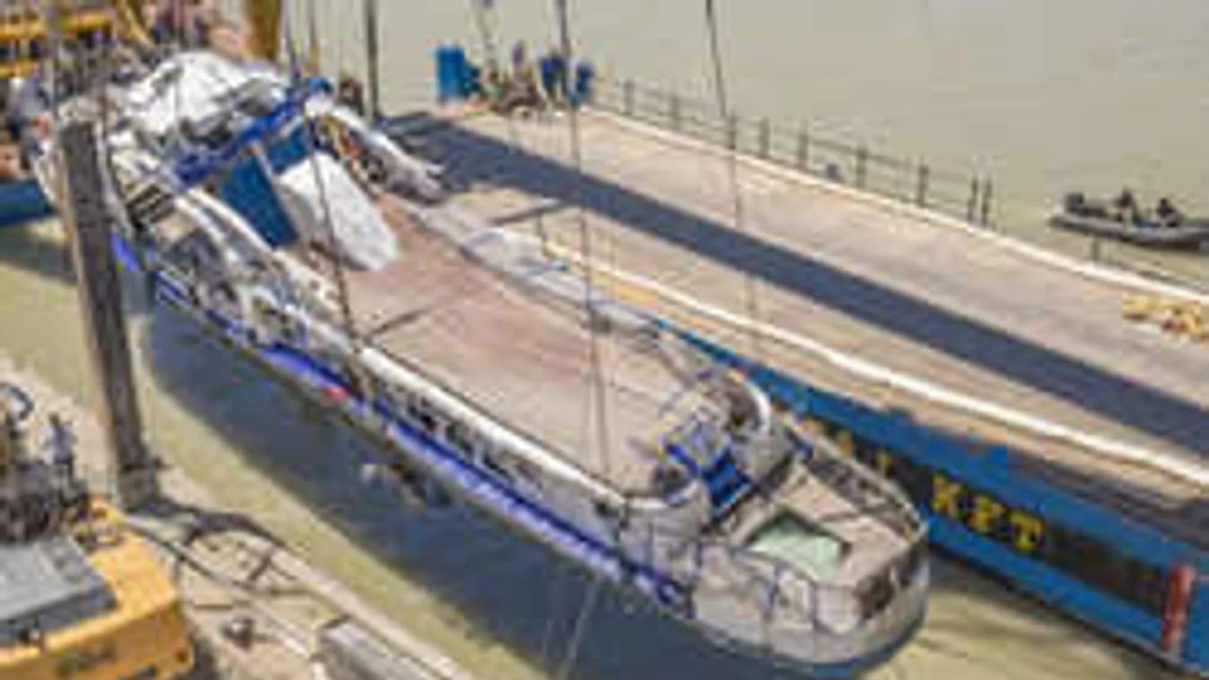 Fél percben a Hableány kiemelése, ezen a videón az egészet láthatjuk