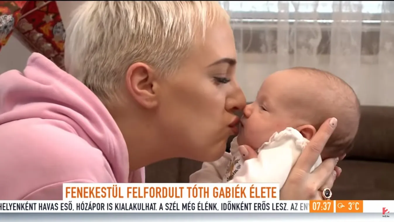 Megható babafotóval buzdít szavazásra Tóth Gabi