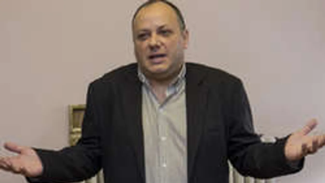 Damu felesége besokallt, kitálal arról, mit kapott az urától