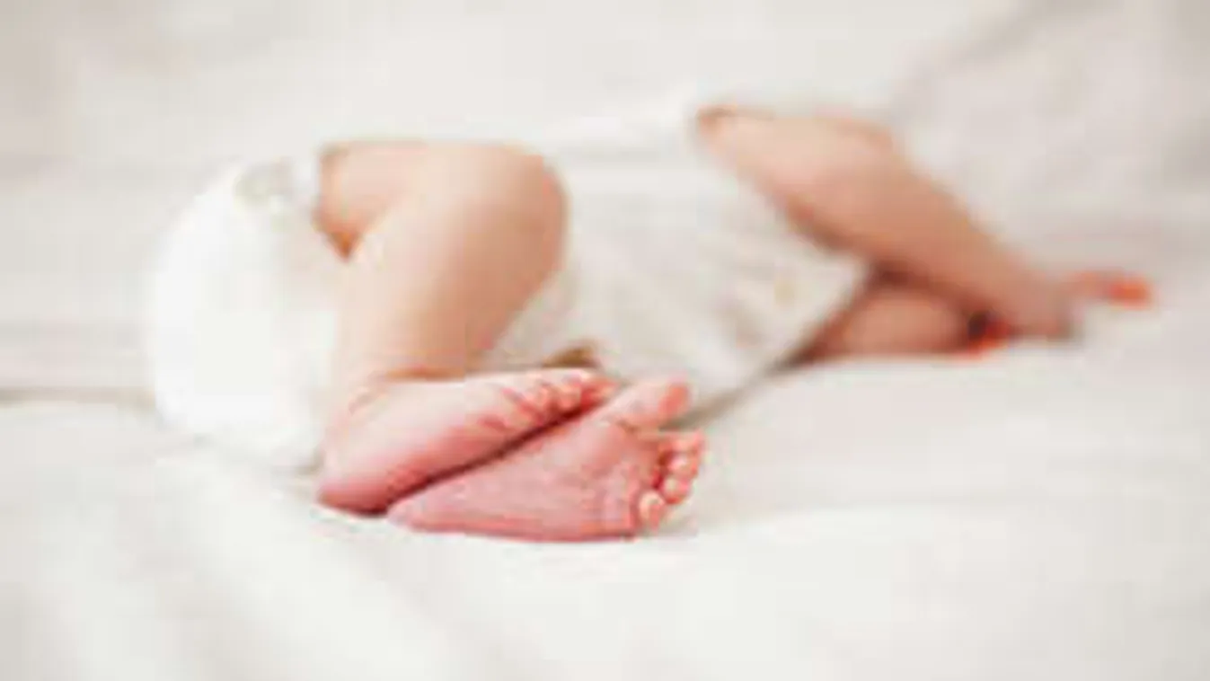 Nyaralás közben fojtotta meg öt hónapos kisbabáját a gyilkos anya!