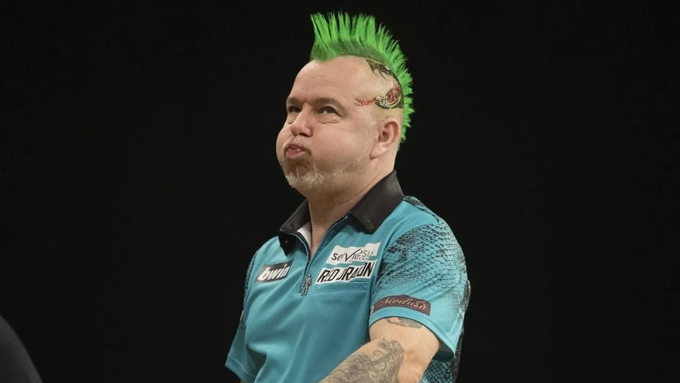 Peter Wright a híres frizurájáról is lemond, hogy a felesége pihenhessen