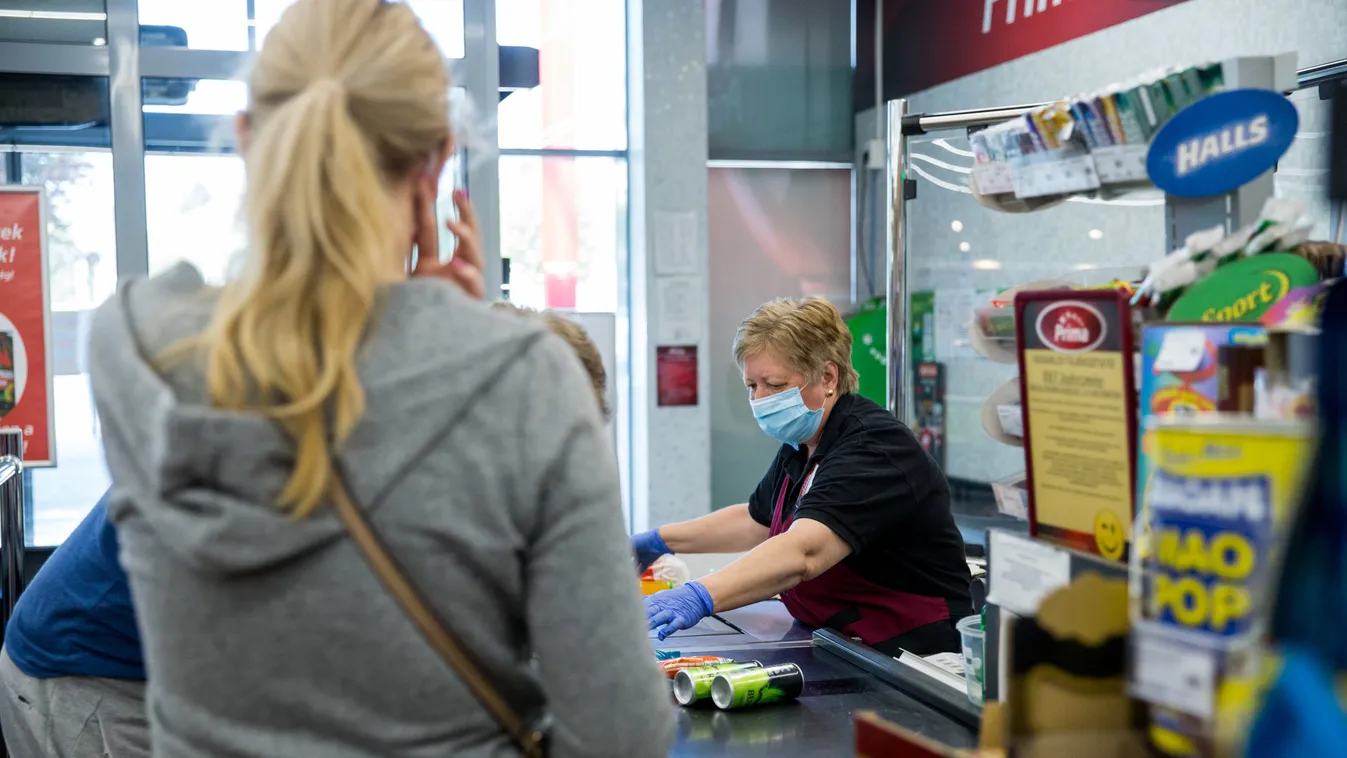 Idősek vásárlási sávja keddtől, itt vannak a szabályok