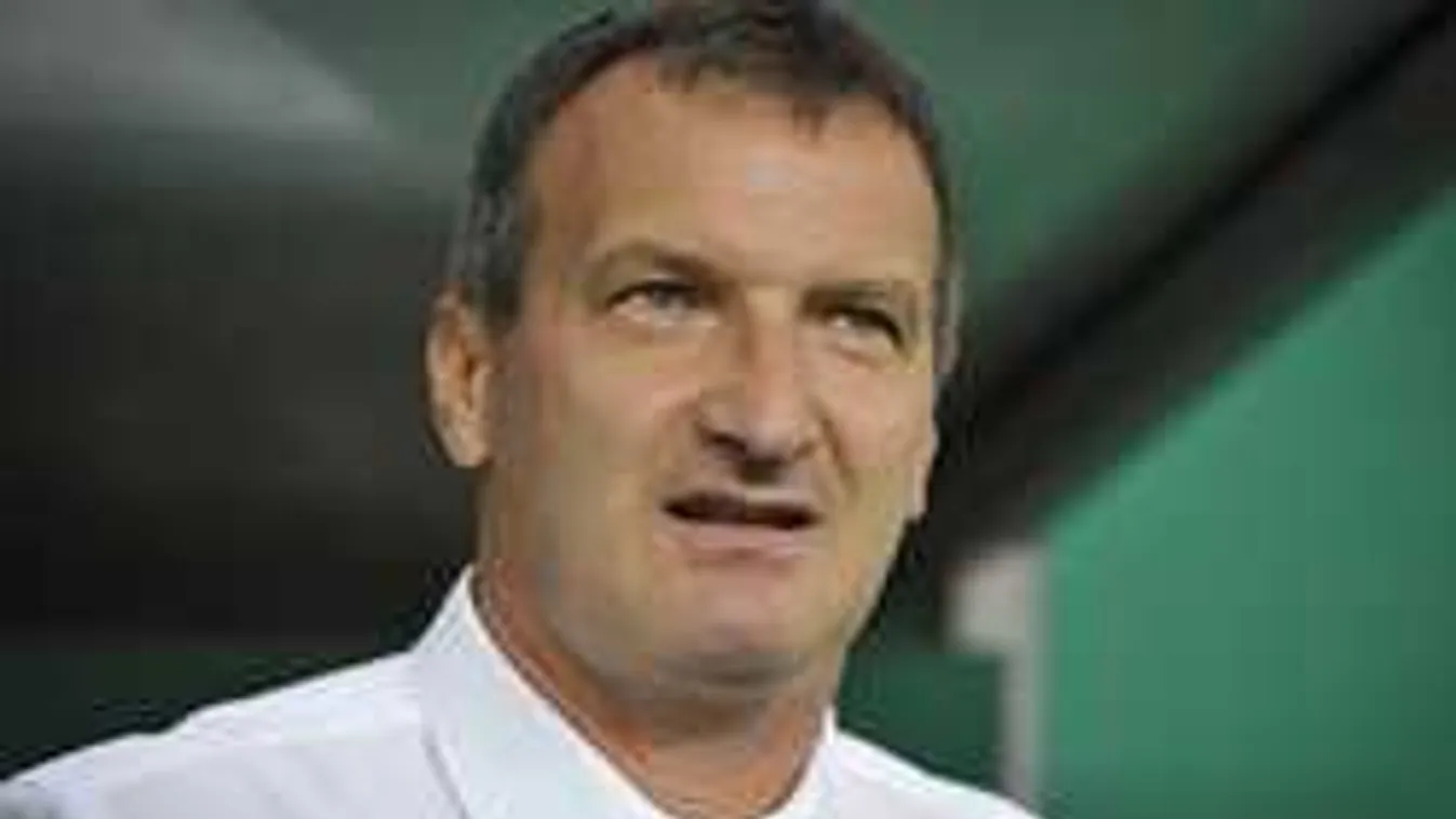 Eldőlt, menesztették a külföldön dolgozó magyar fociedzőt