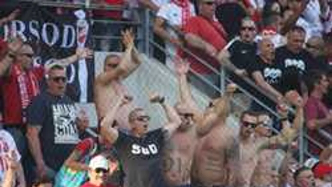 Egy perc alatt zavartak le egy tömegbunyót a magyar fociultrák