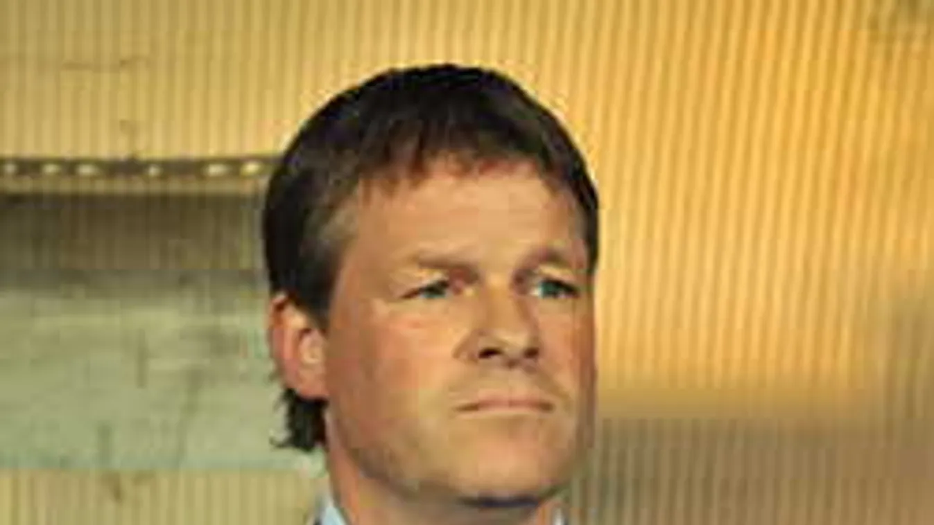 Komoly kritika, külföldről álltak bele a magyar kapitányba