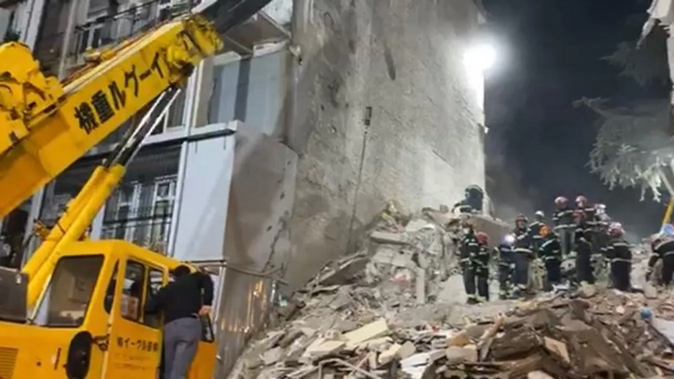 Túlélőket keresnek az összeomlott hétemeletes ház alatt – sok az áldozat