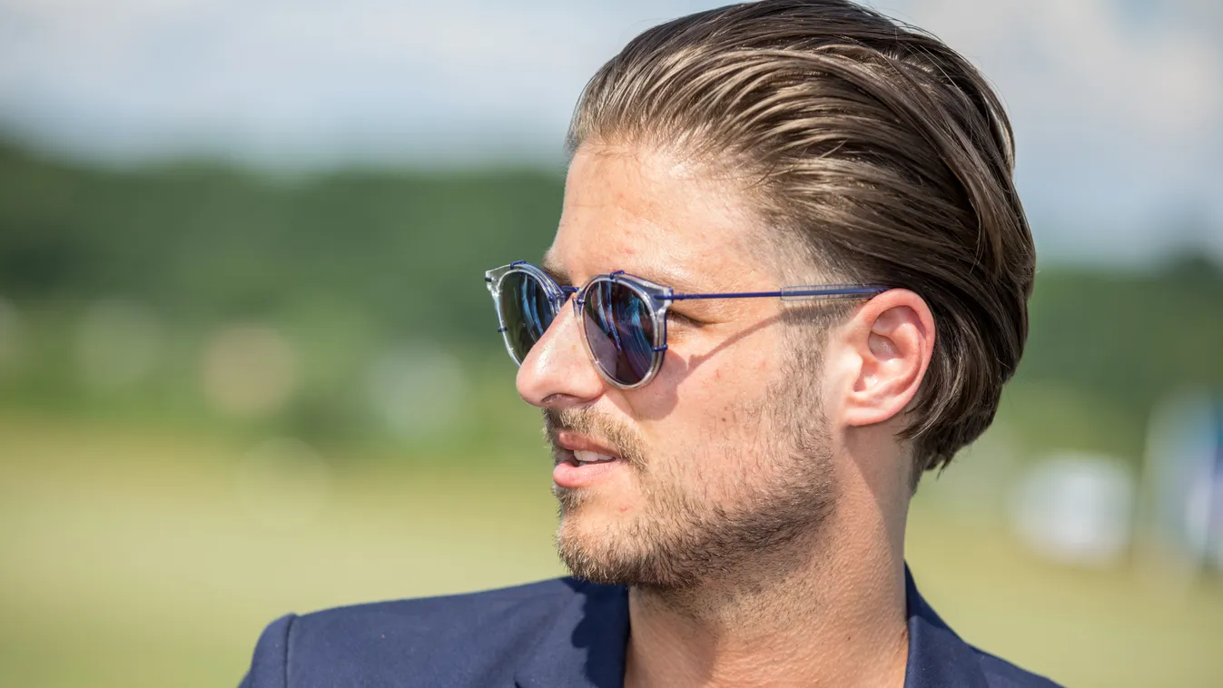 Durva baleset a színpadon: szilánkosra tört a magyar színész kézfeje