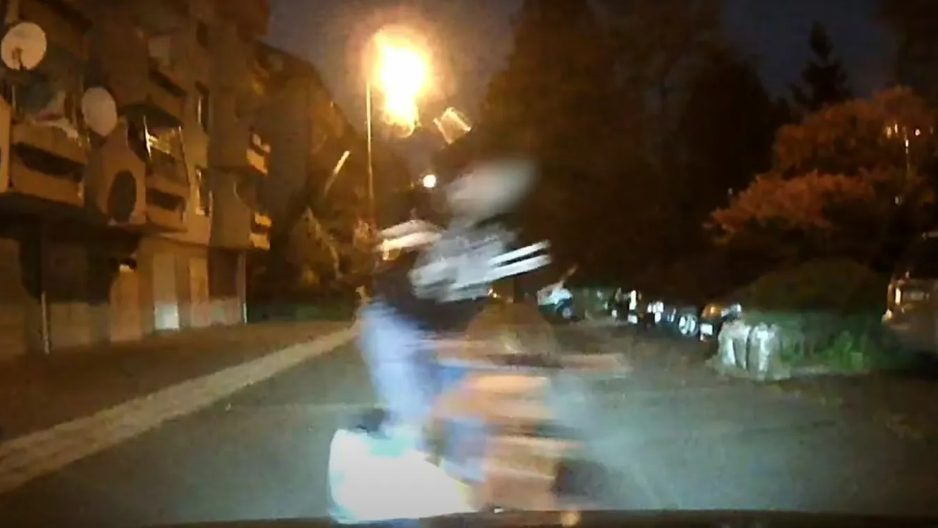 Drámai pillanatok: autósnak hajtott egy fiatal kerékpáros hajnalban – Videó