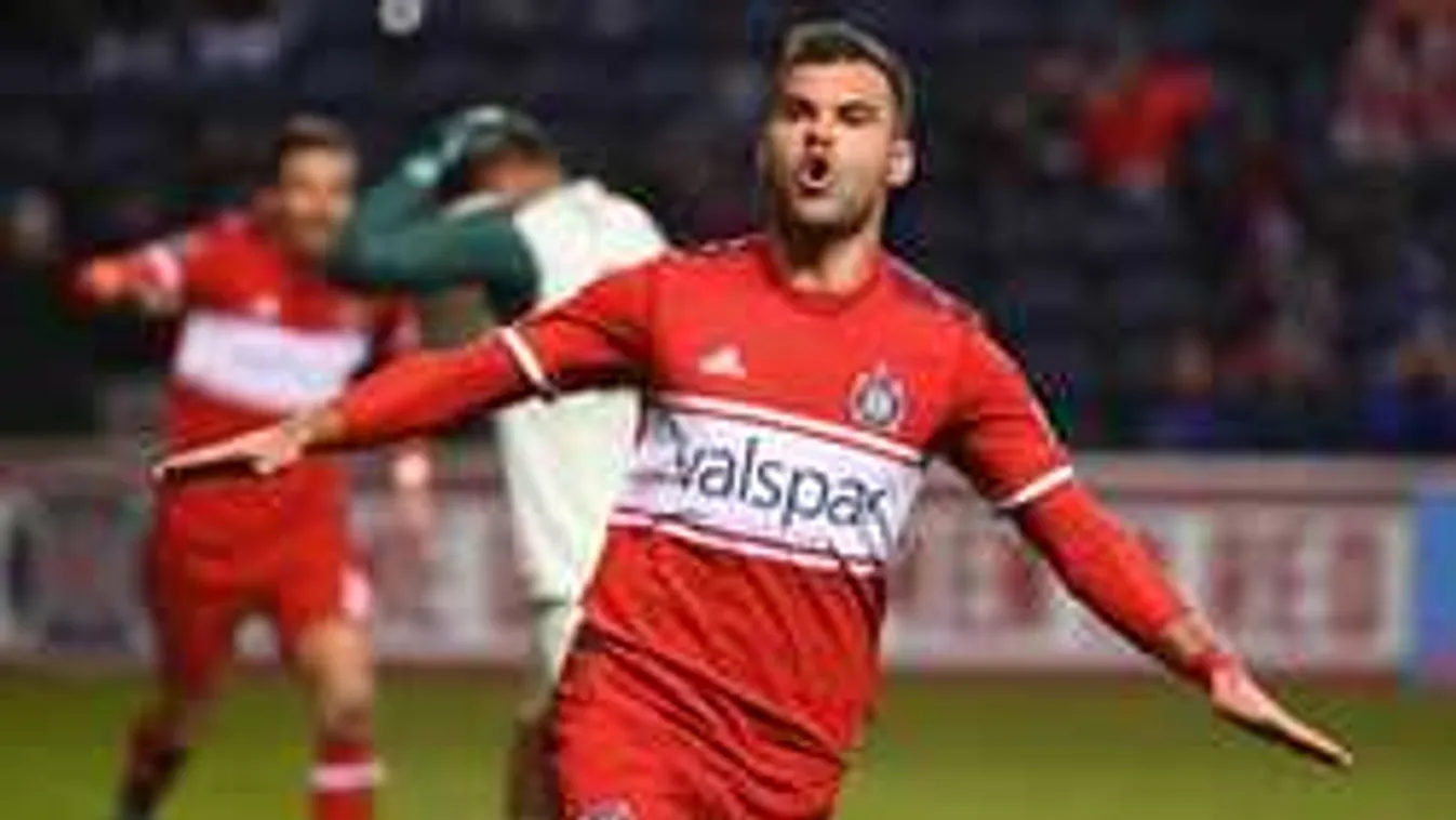 Ez tette a magyar focista, amíg te aludtál