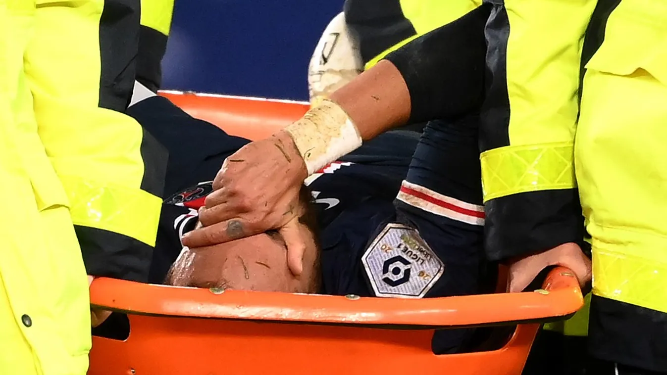 Neymart könnyek között vitték le a pályáról, itt van a vizsgálatok eredménye