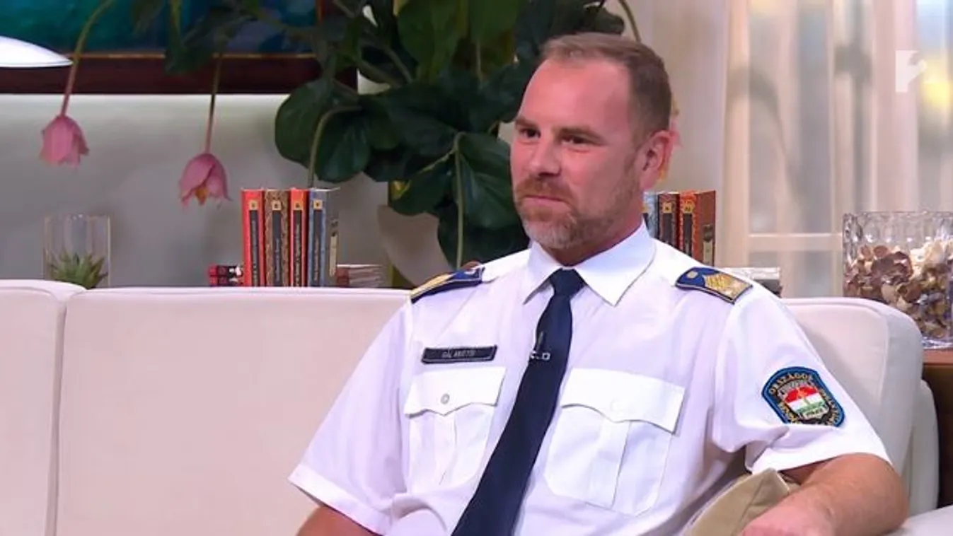 A strandon is megállítják az operatív törzsből megismert Gál Kristófot