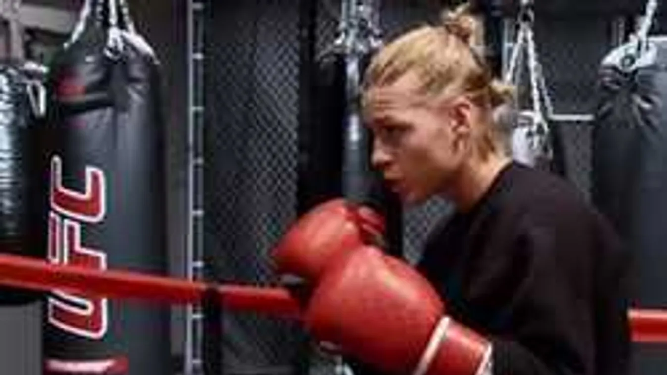 Történelmi siker, világsztárok ellen küzdhet a magyar lány