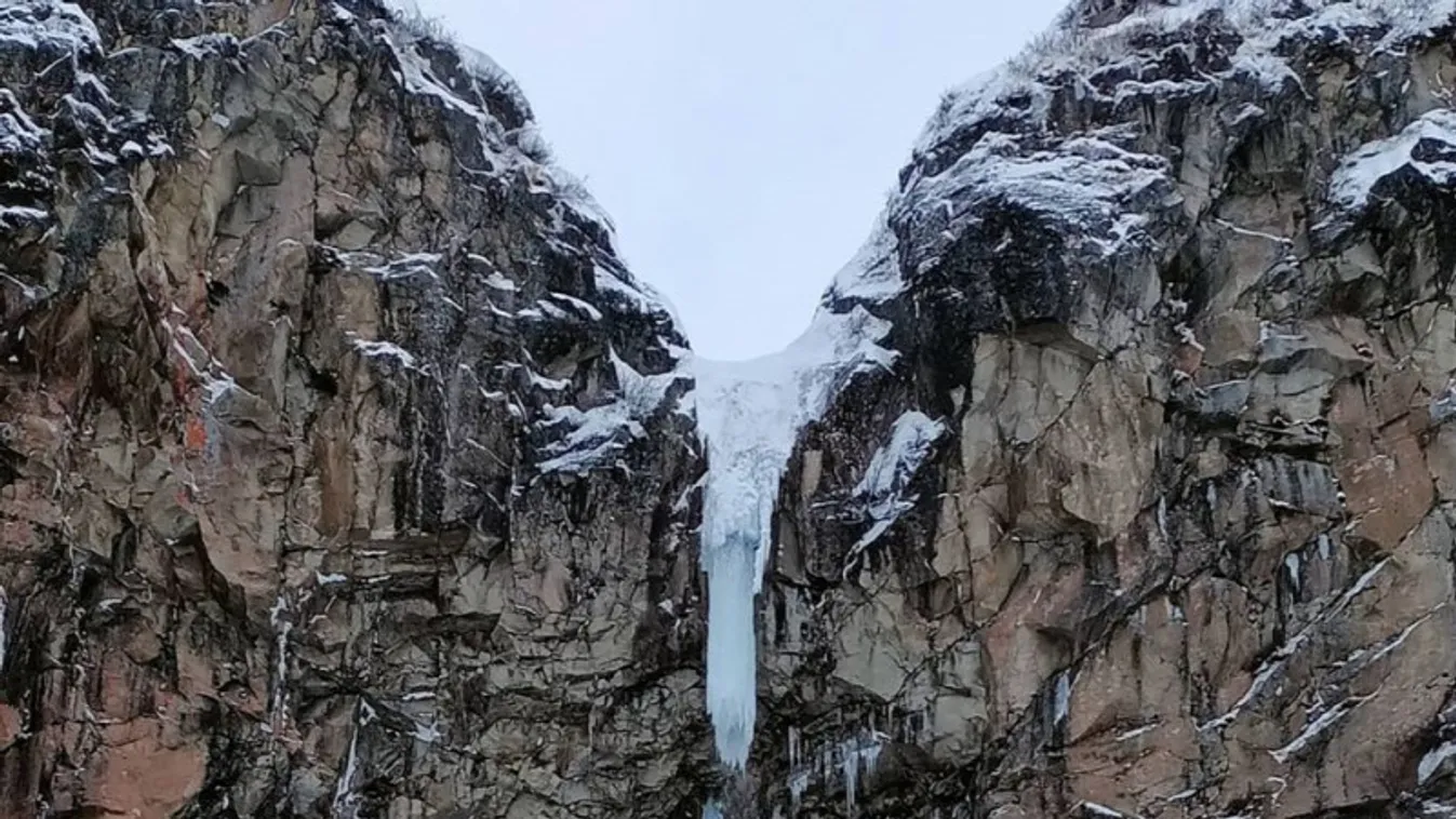 Összeomlott egy jéggé fagyott vízesés, turistákat temetett maga alá