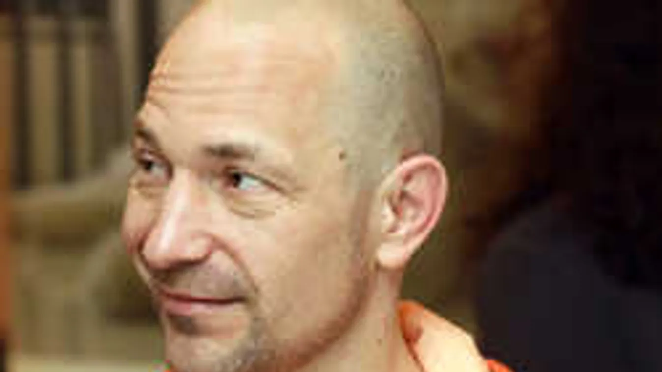 Félreérthető videó: de mit művel a kezével a magyar sztárműsorvezető?