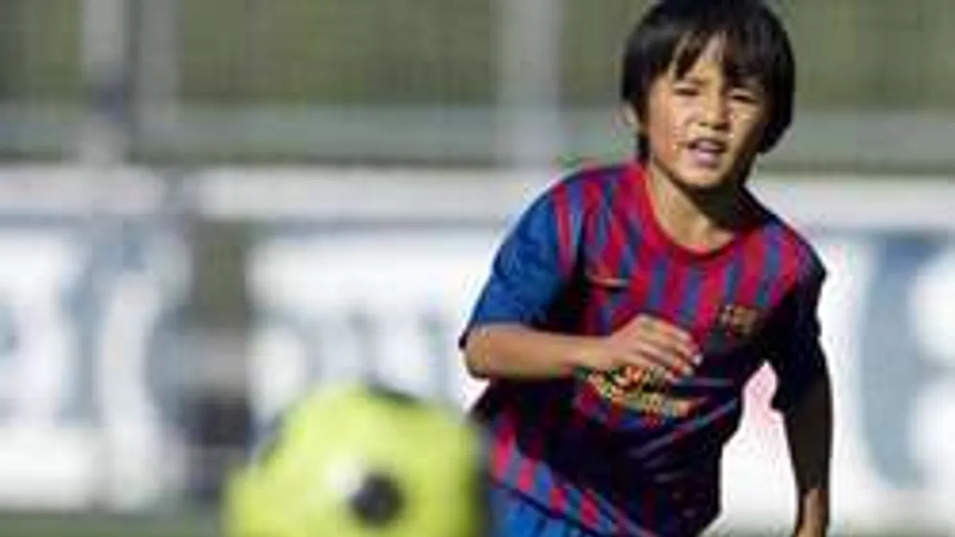 Hazaparancsolta a FIFA a Barcelona japán Messijét