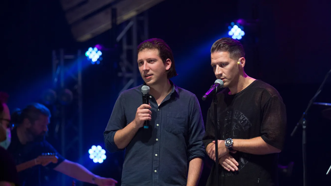 Raktárkoncert: Vastag Tamás elsőként oltatná be magát a vírus ellen – Videó