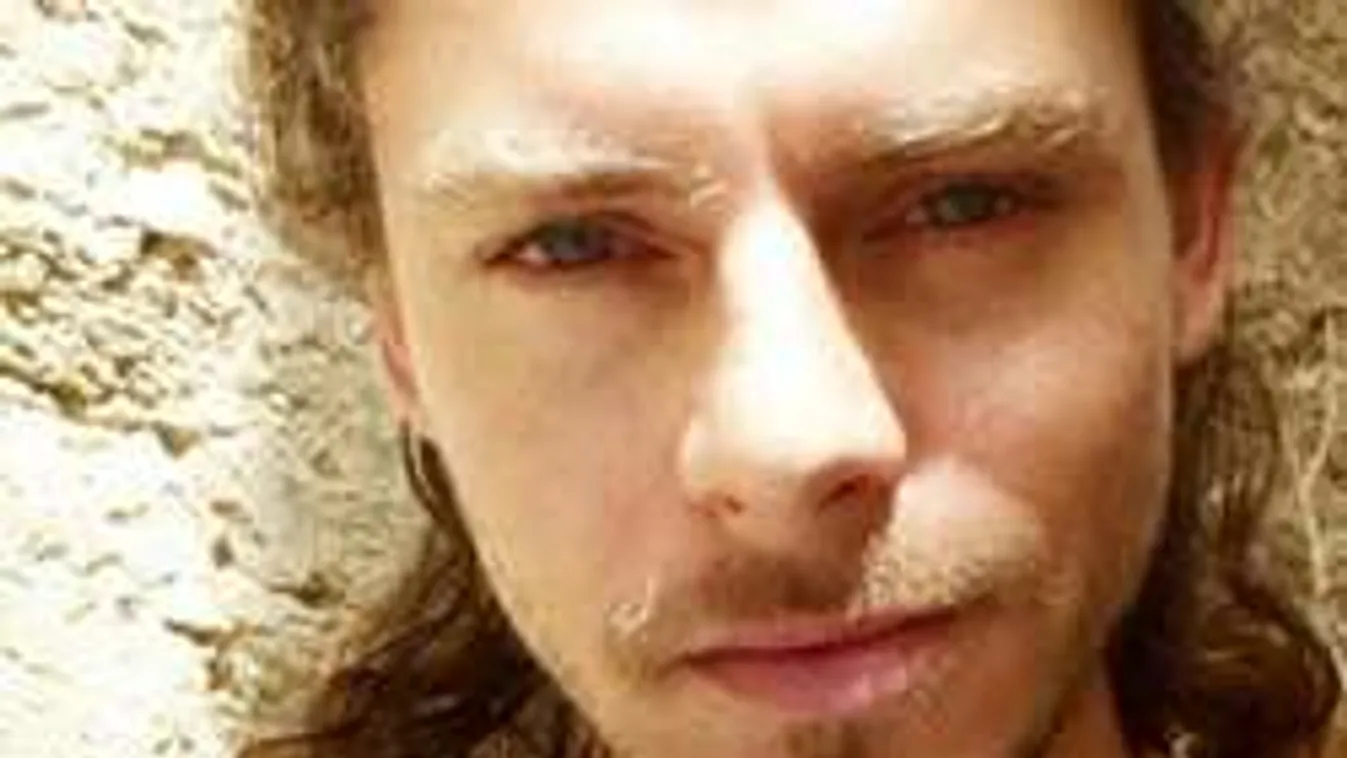 Kitálalt válásáról a meleg magyar tévés!