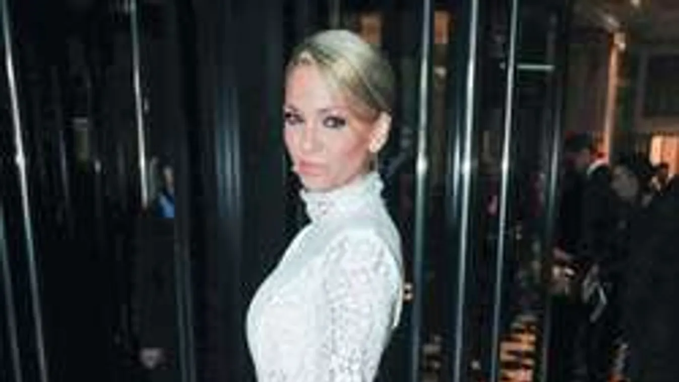 Dubajban mutatta meg extrém dögös testét az énekesnő