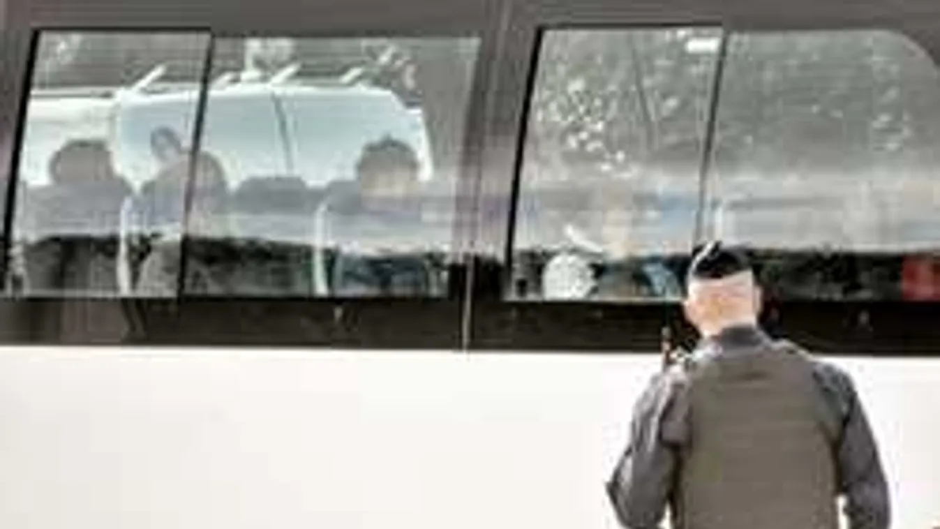 Az erdőből űzték ki a migránsokat