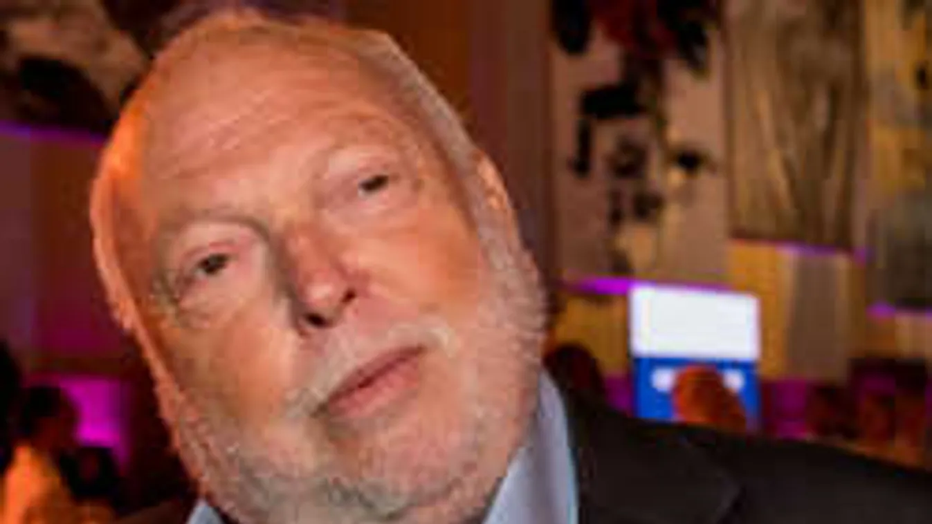 Tragikusan elhunyt fia mellé temethetik Andy Vajnát