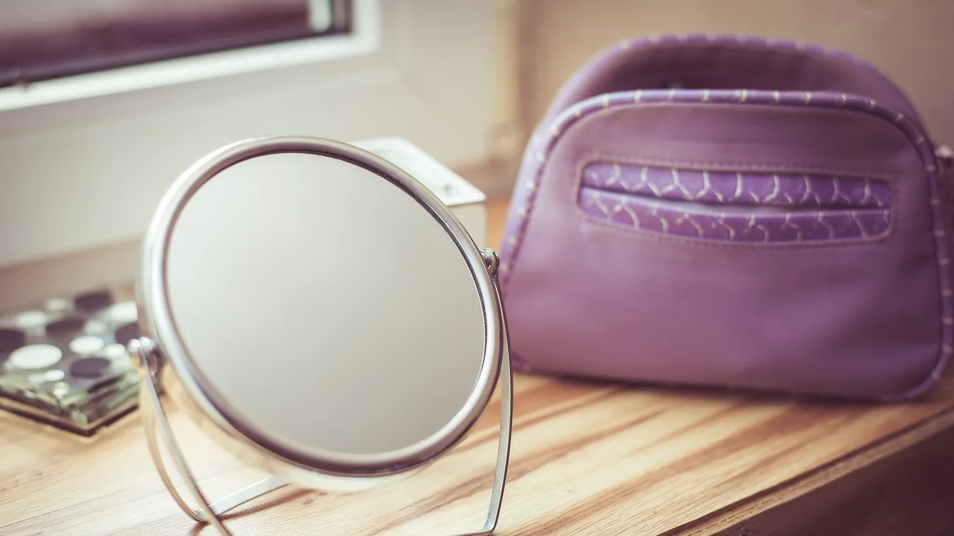 Döbbenetesen őszinte személyiségteszt: melyik tükörbe néznél bele?