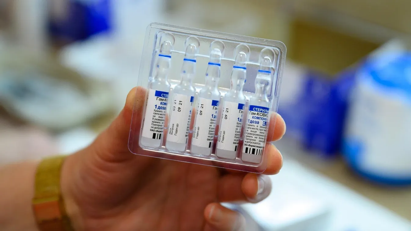 Szerdáig meglesz a 2,5 millió beoltott, változnak a szabályok