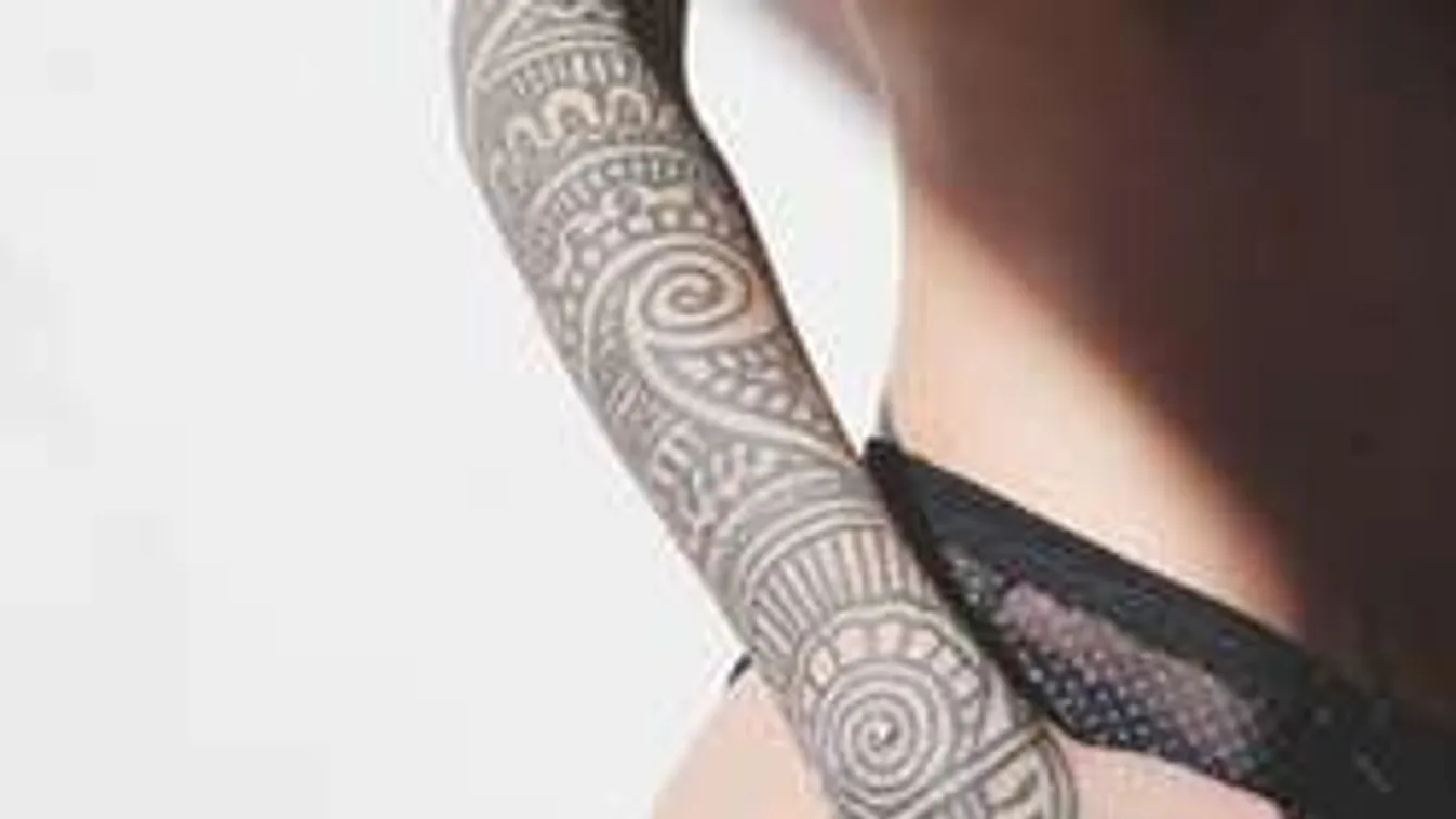 Ilyen szexi, tetovált lányokat még biztos nem láttál