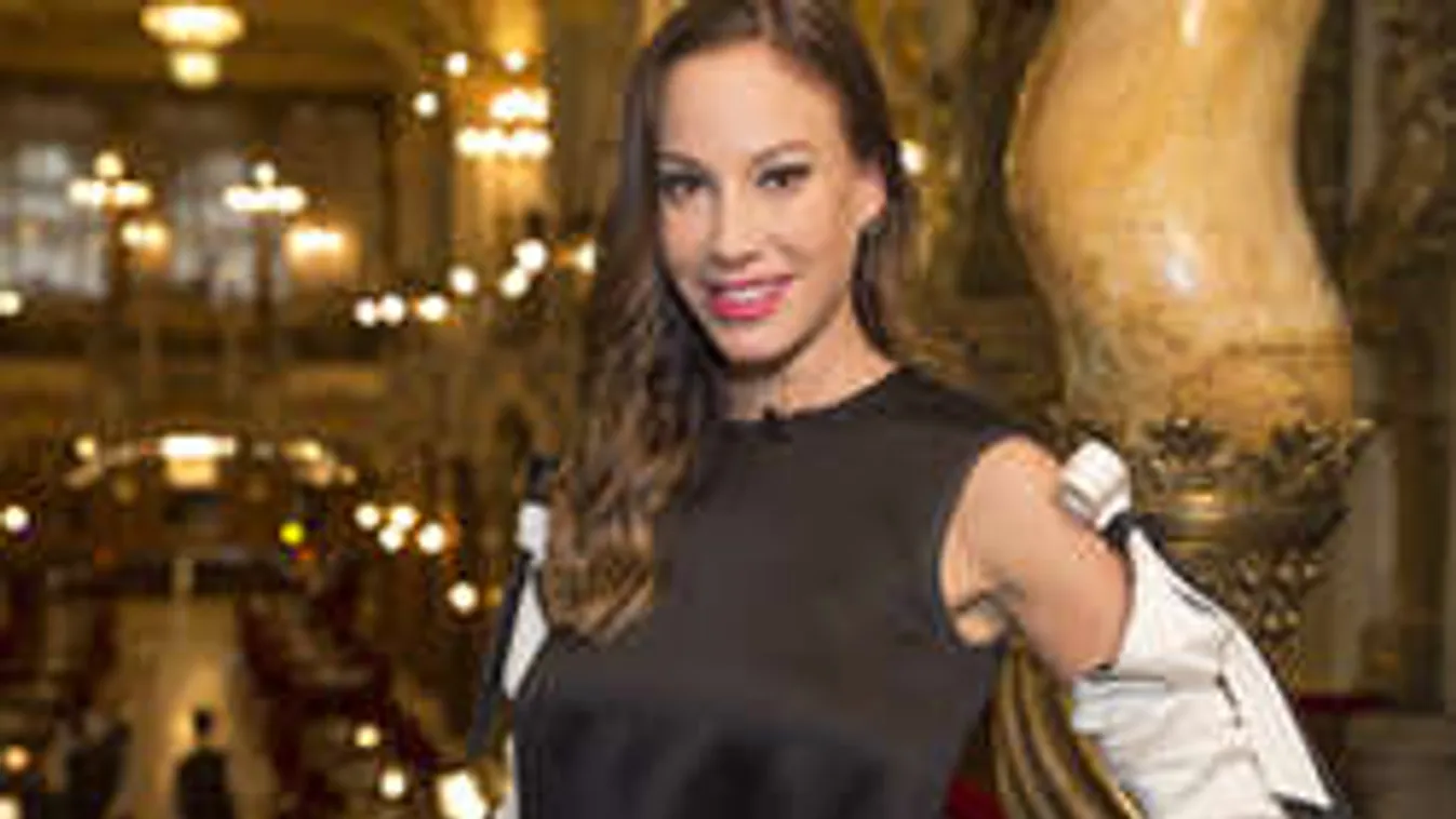 Sosem találnád ki, mit csinált Vajna Tímea a világsztárok törzshelyén!