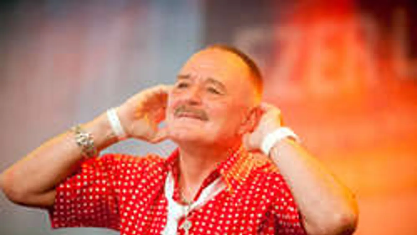 Váratlan bejelentést tett Nagy Feró